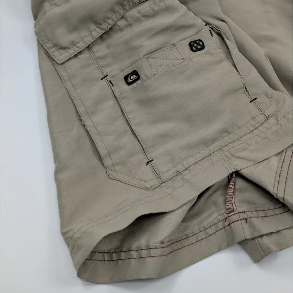 Vintage Y2K Quiksilver Cargo Shorts Mens 34x9 Tan Skater‎ Surfer Streetwear
